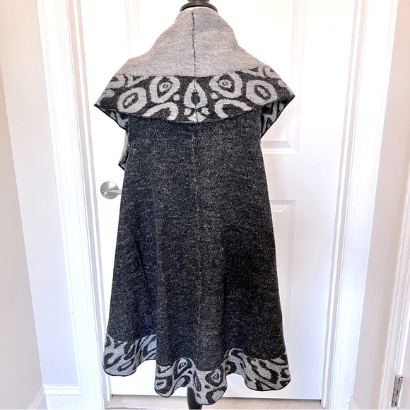 Emanuel Ungaro Open Front Cardigan Vest – Gray & Black Leopard Print – Size M - Picture 3 of 4